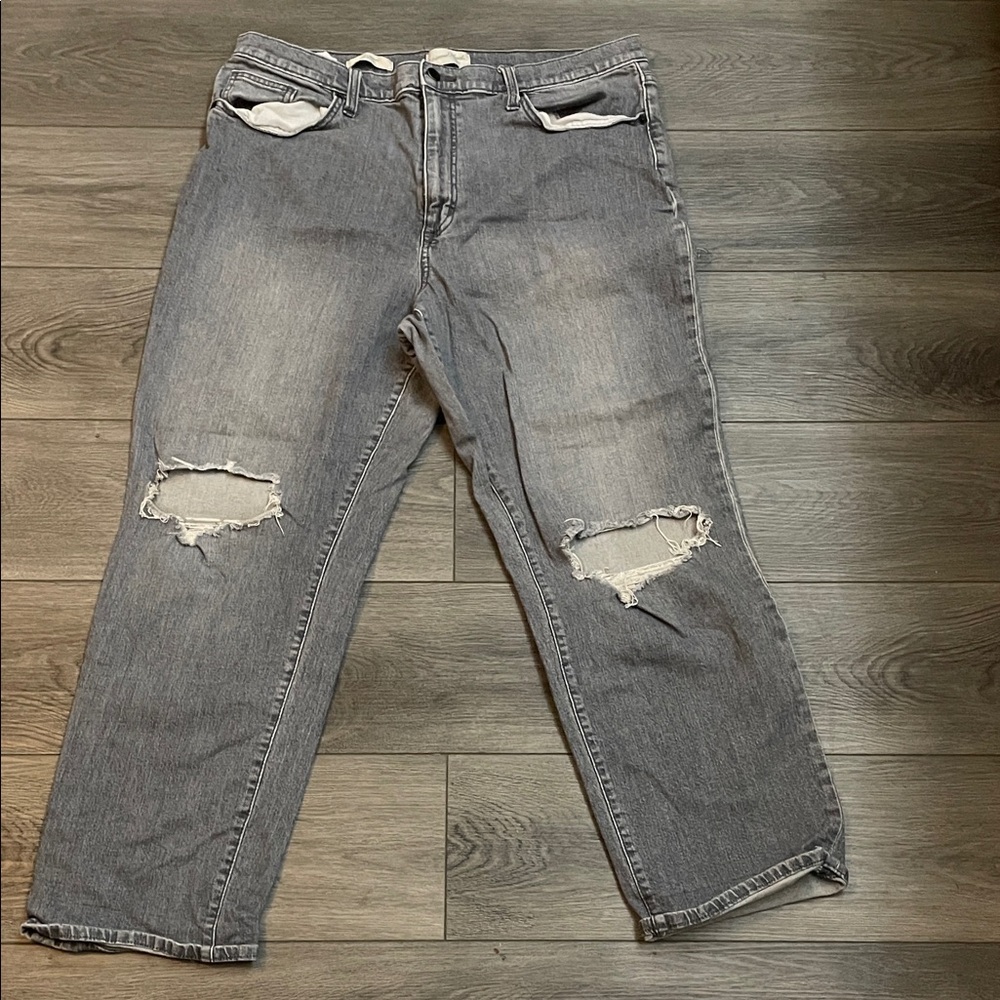 Universal Thread Women’s Relaxed Distressed Jeans - Gray